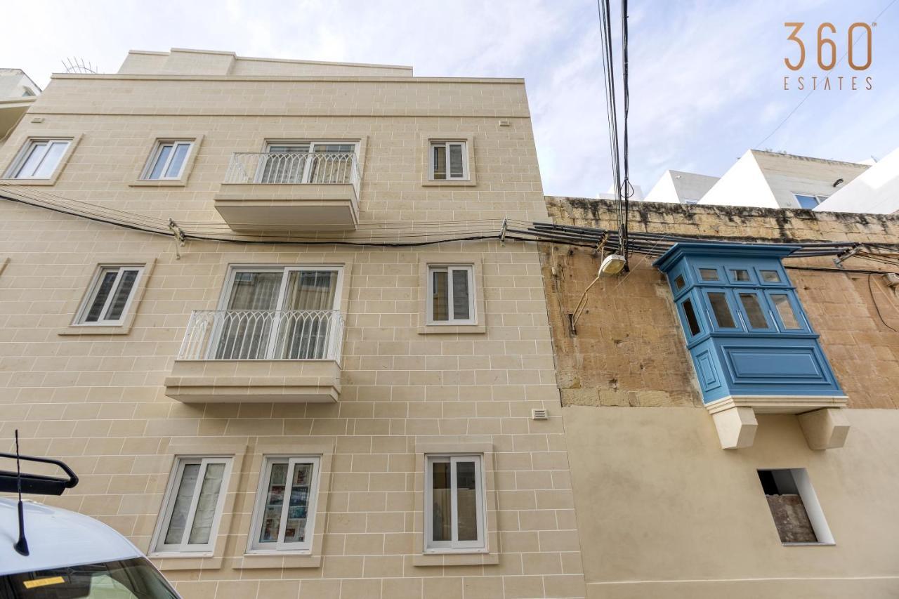 Appartement A Lovely 1br With Balcony Just Off The Coast By 360 Estates