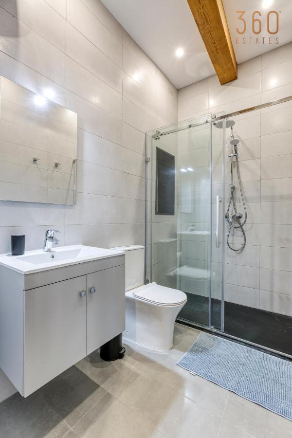 A Lovely 1br With Balcony Just Off The Coast By 360 Estates St. Julian's