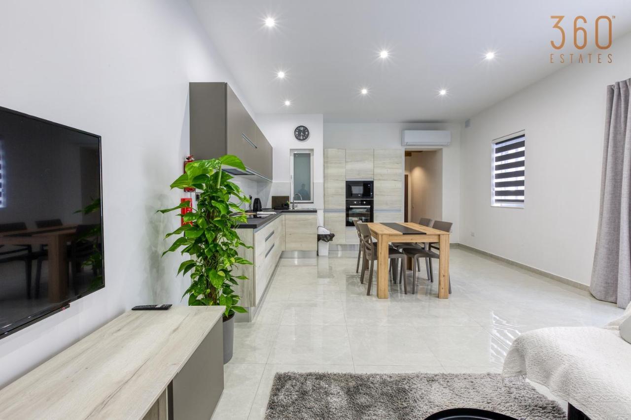 A Lovely 1br With Balcony Just Off The Coast By 360 Estates * San Ġiljan