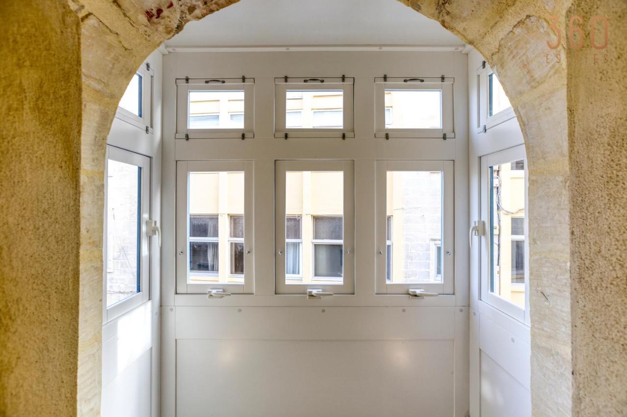 A Lovely 1br With Balcony Just Off The Coast By 360 Estates Appartement San Ġiljan
